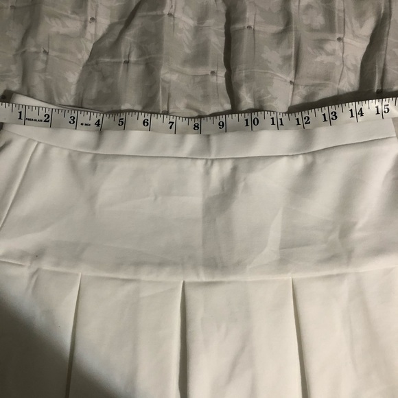 LIONESS Rescue Me Pleat Mini Skirt White Sz XS - Picture 7 of 8